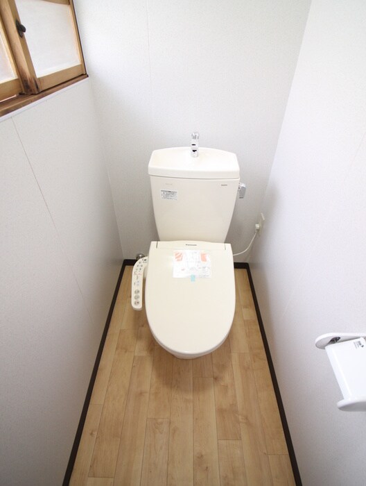 物件内観写真8　(トイレ)