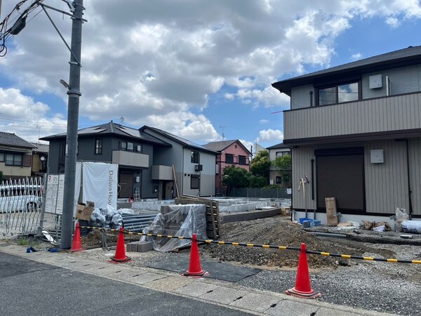 建築中