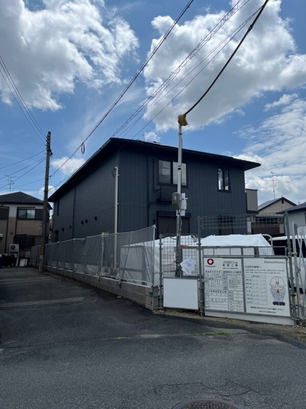 建築中
