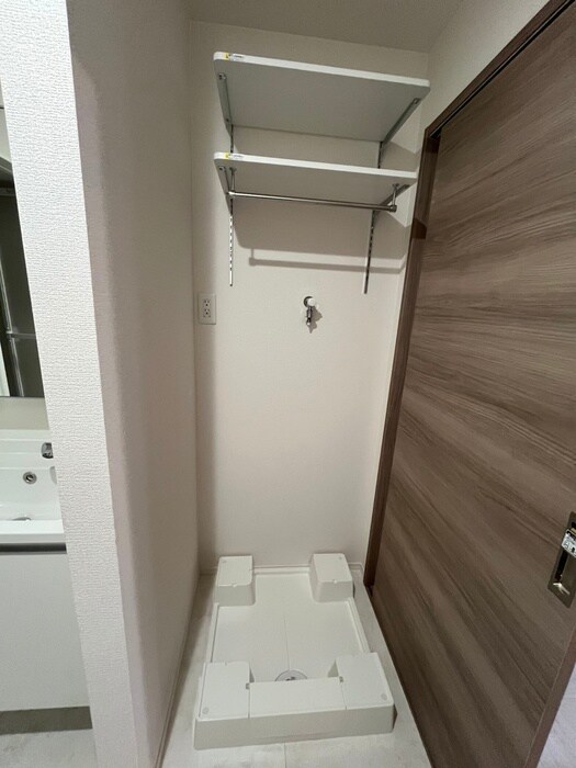 物件内観写真18　(洗濯機置場)