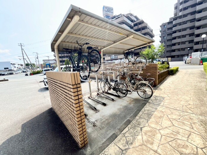 物件外観写真4　(駐輪場)