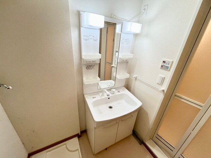 物件内観写真13　(洗面)