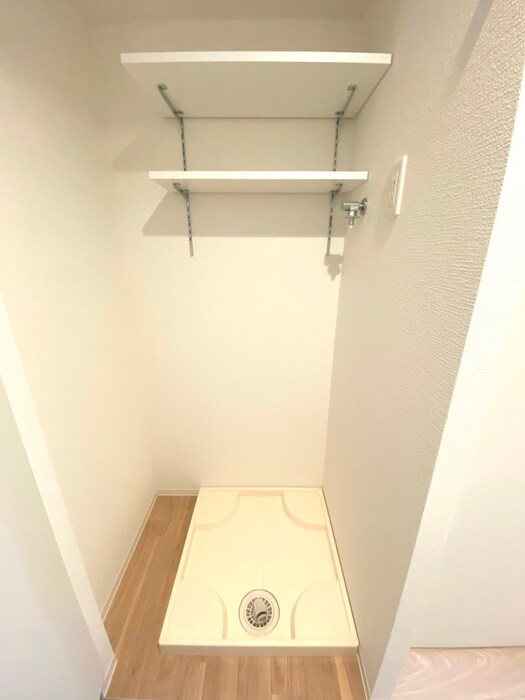 物件内観写真8　(洗濯機置場)