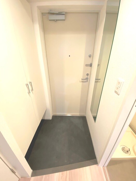 物件内観写真13　(玄関)
