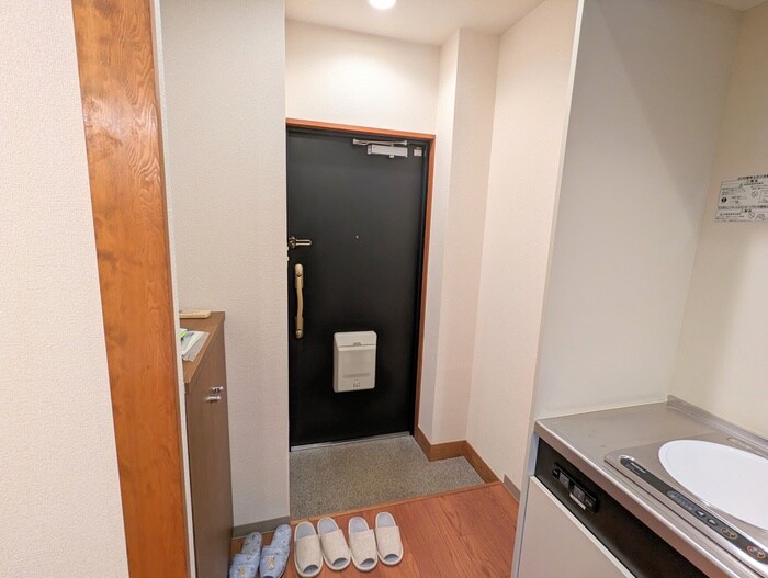 物件内観写真14　(玄関)