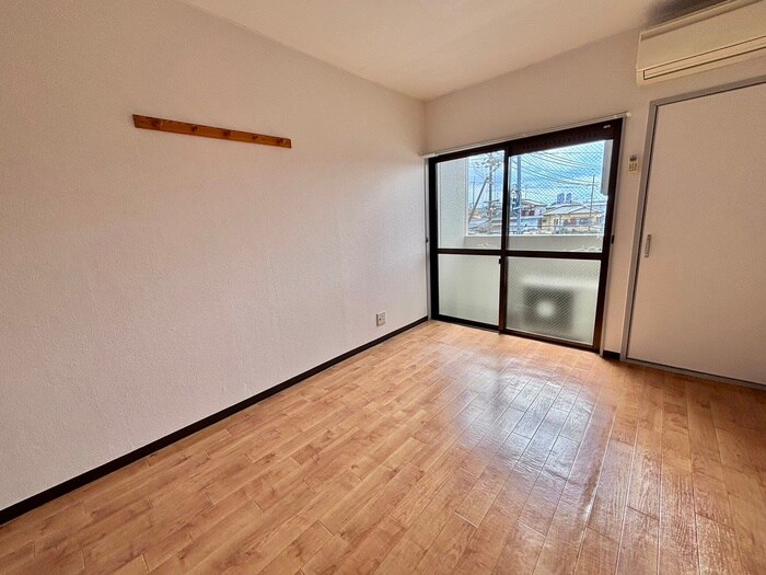 物件内観写真4　(居室)