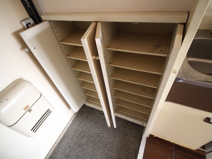 物件内観写真7　(靴箱)