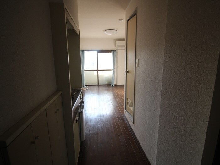 物件内観写真8　(廊下)
