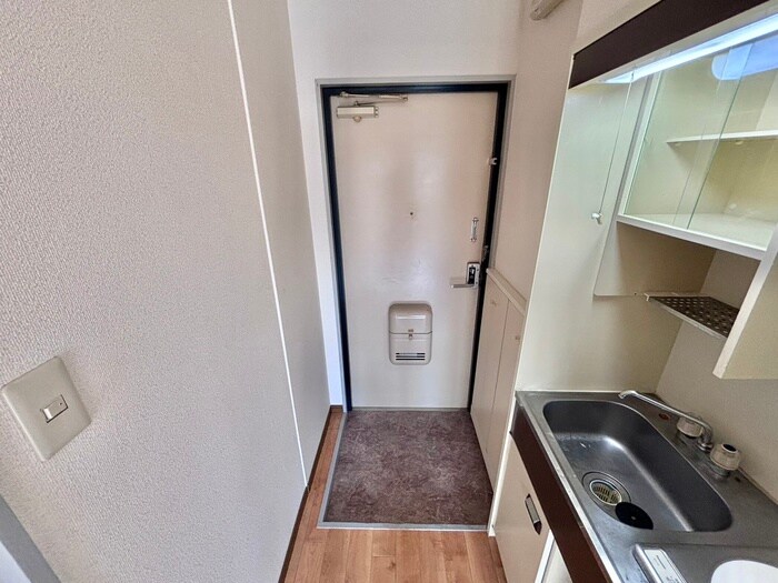 物件内観写真14　(玄関)