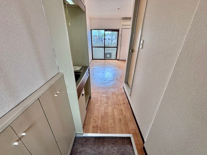 物件内観写真15　(玄関)