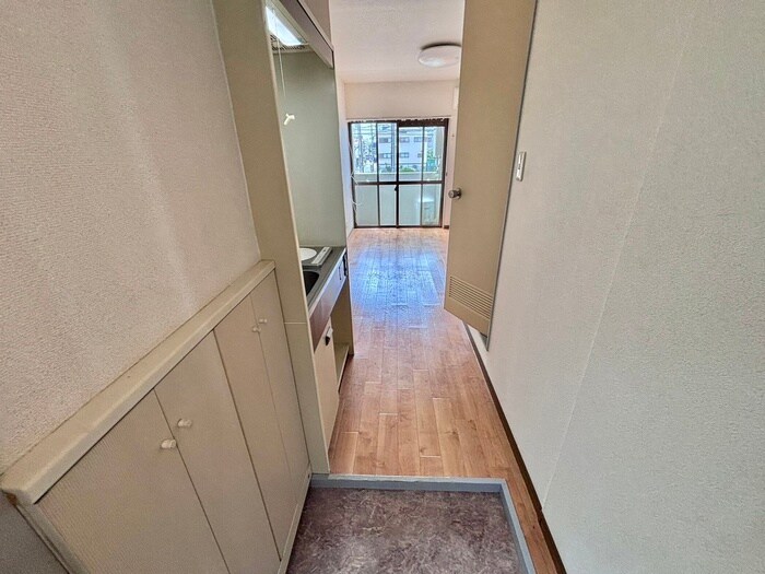 物件内観写真15　(玄関)