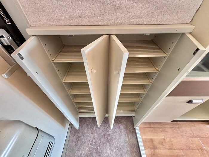 物件内観写真17　(靴箱)