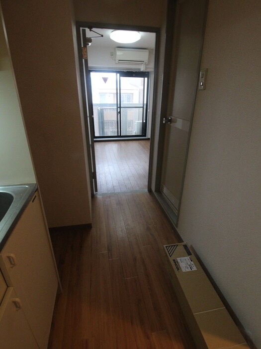 物件内観写真10　(廊下)