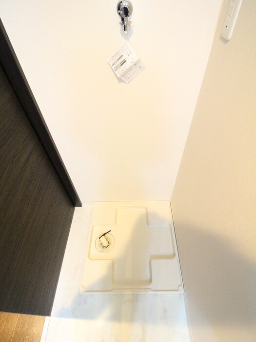 物件内観写真10　(洗濯機置場)