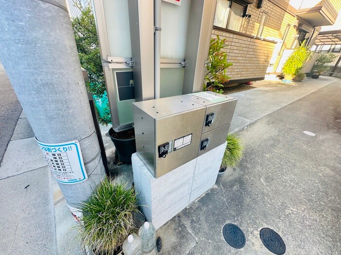 物件外観写真4　(エントランス部分)