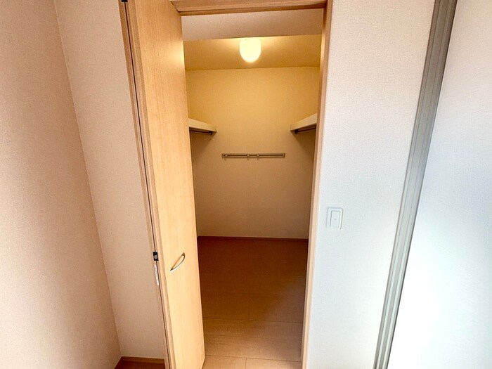 物件内観写真15　(収納)