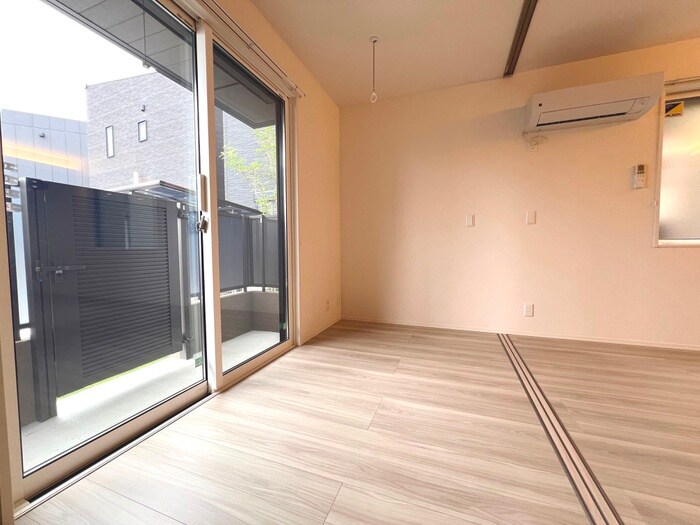 物件内観写真9　(居室)