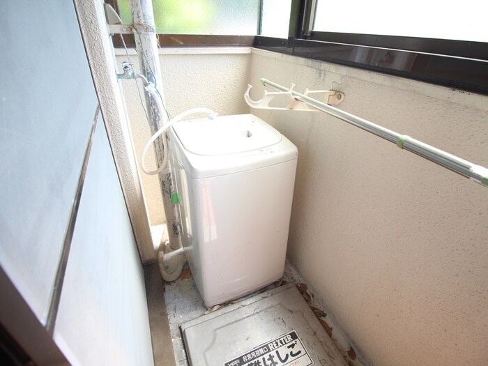 物件内観写真14　(洗濯機置場)