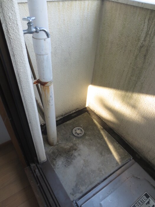 物件内観写真16　(洗濯機置場)