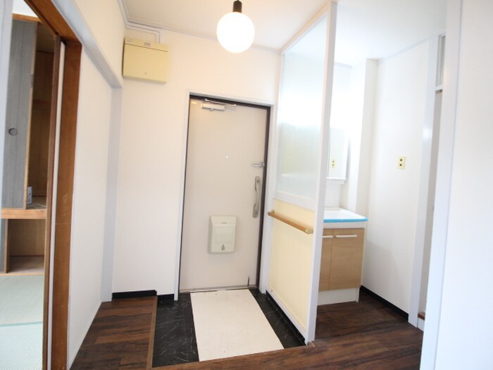 物件内観写真15　(玄関)