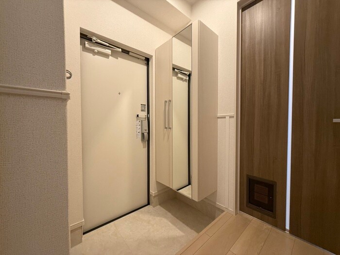 物件内観写真13　(玄関)