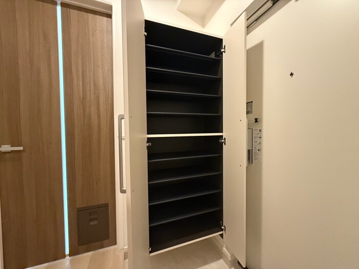 物件内観写真18　(靴箱)