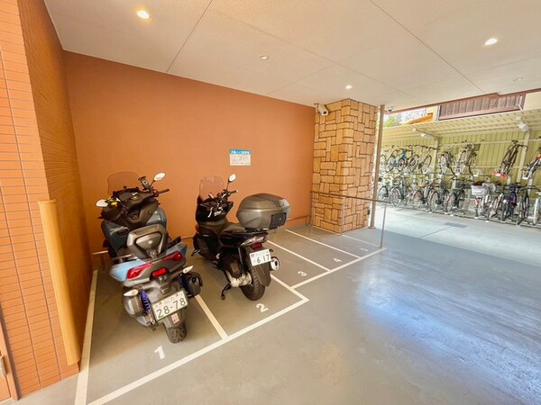 バイク置き場