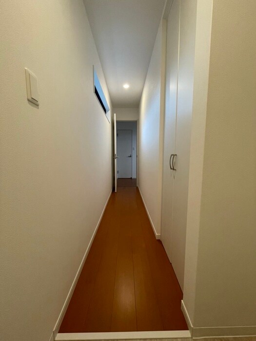 物件内観写真9　(廊下)