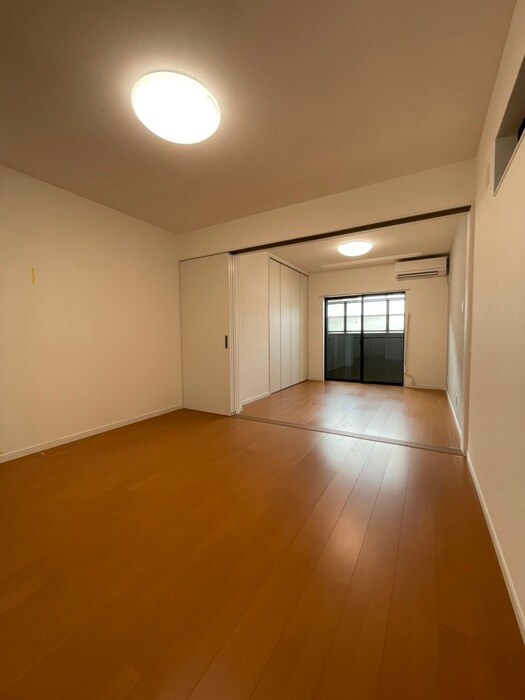 物件内観写真9　(居室)