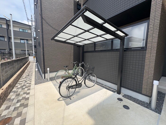 物件外観写真3　(駐輪場)