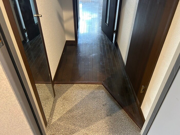 物件内観写真14　(玄関)