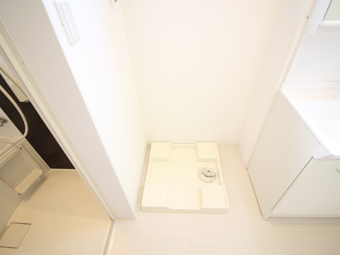 物件内観写真11　(洗濯機置場)