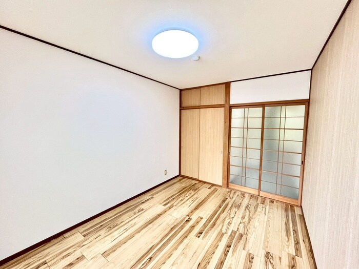 物件内観写真8　(居室)