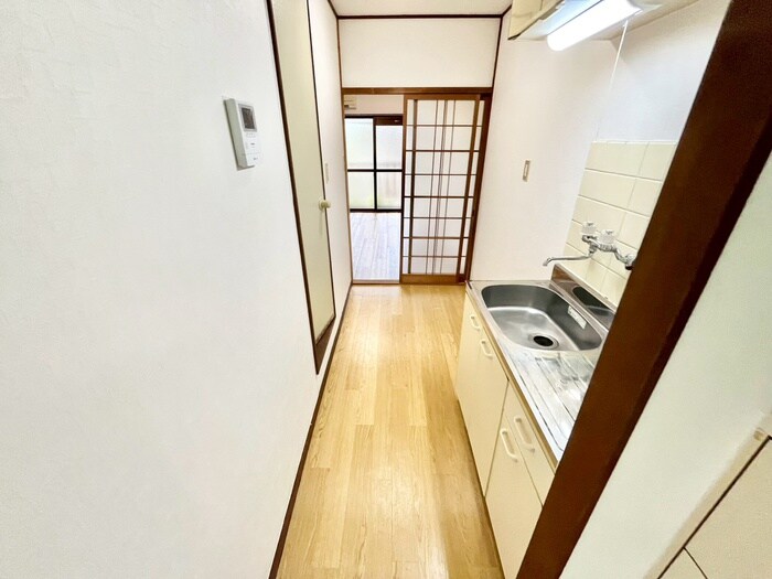 物件内観写真10　(廊下)