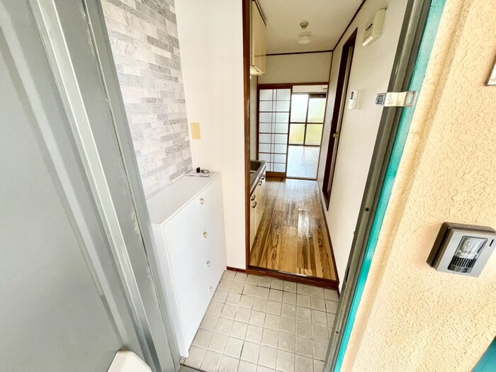 物件内観写真11　(玄関)