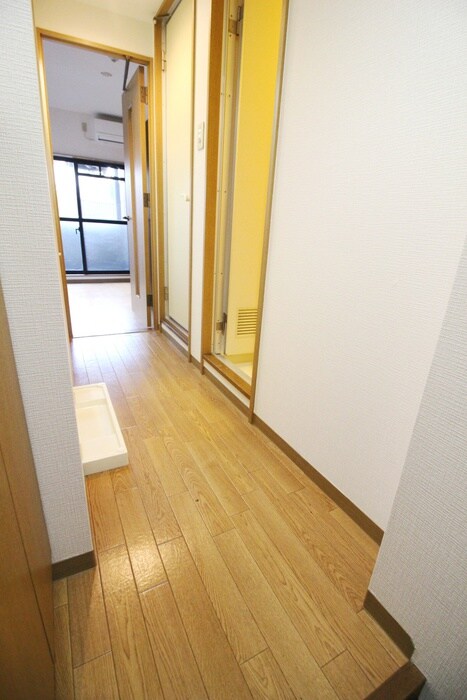 物件内観写真16　(廊下)