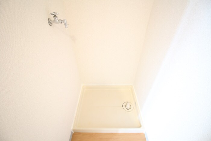 物件内観写真11　(洗濯機置場)