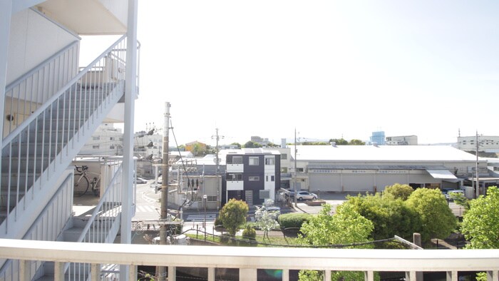 物件内観写真22　(室内からの展望)