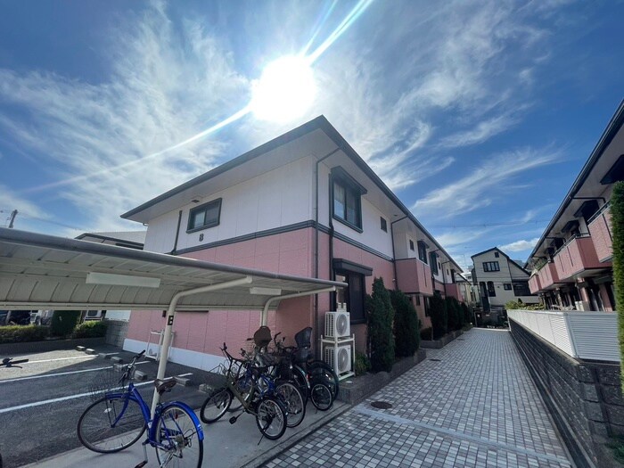 物件外観写真2　(駐輪場)