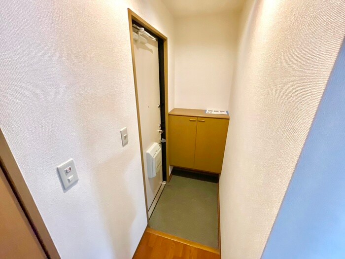 物件内観写真16　(玄関)