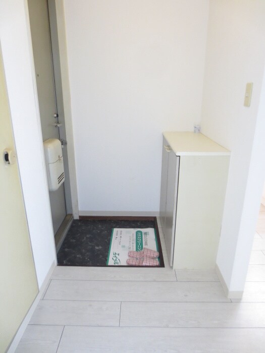 物件内観写真18　(玄関)