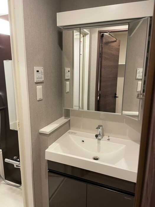 物件内観写真8　(洗面)