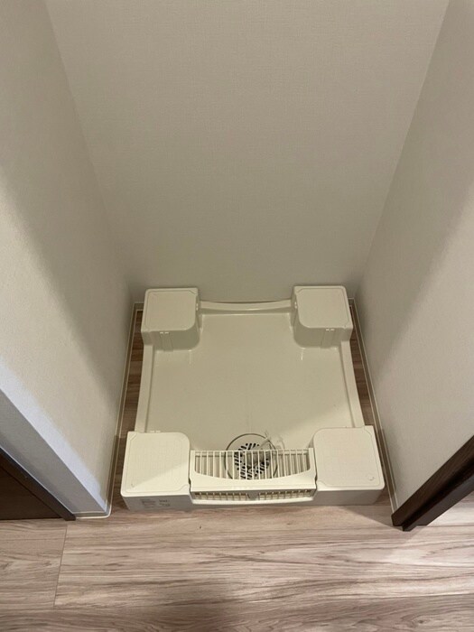 物件内観写真12　(洗濯機置場)