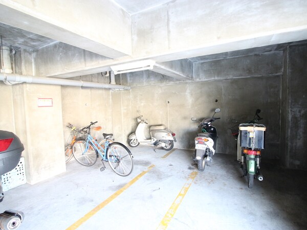 駐輪場