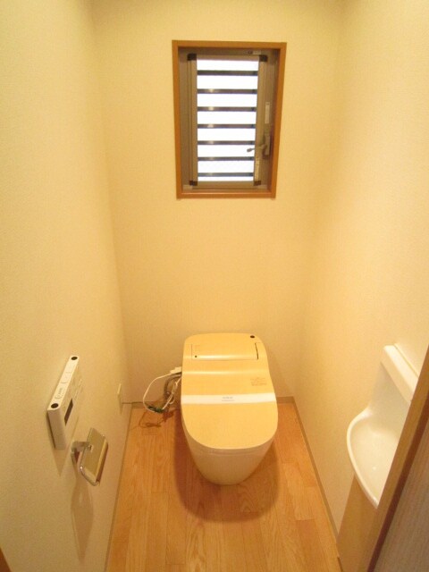 物件内観写真11　(トイレ)