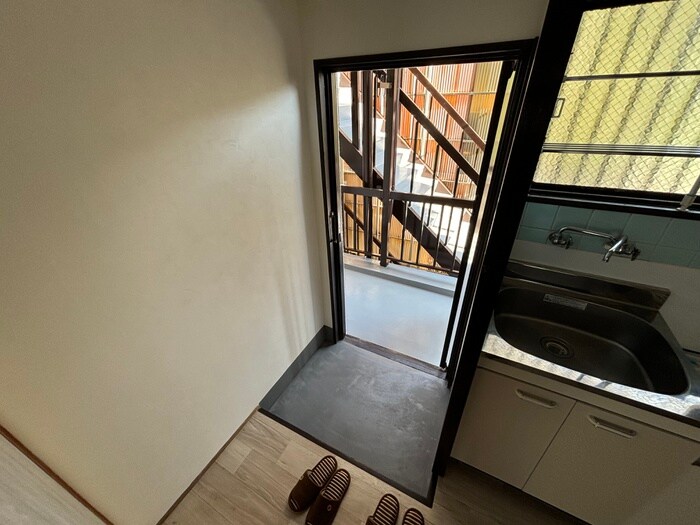 物件内観写真18　(玄関)