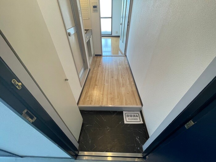 物件内観写真22　(玄関)