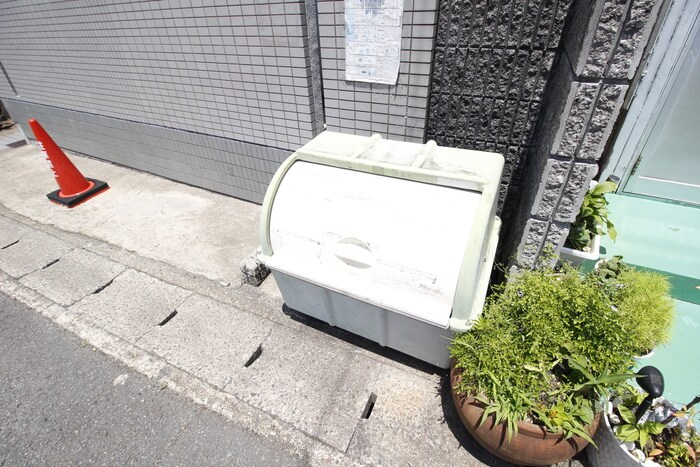 パルティ－ル御陵の建物設備