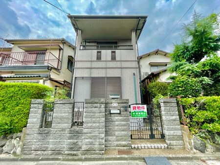 太秦桜ヶ丘貸家外観写真