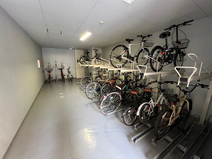 物件外観写真6　(駐輪場)